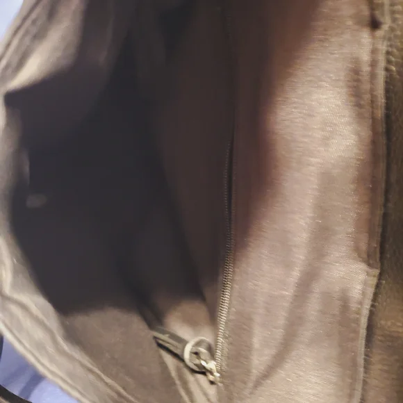 Backpack - Picture 4 of 7